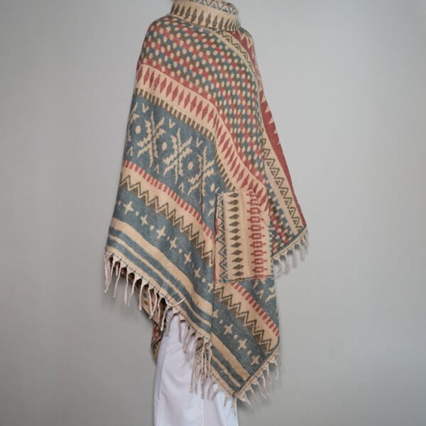 Ilgas Pončas su apykakle